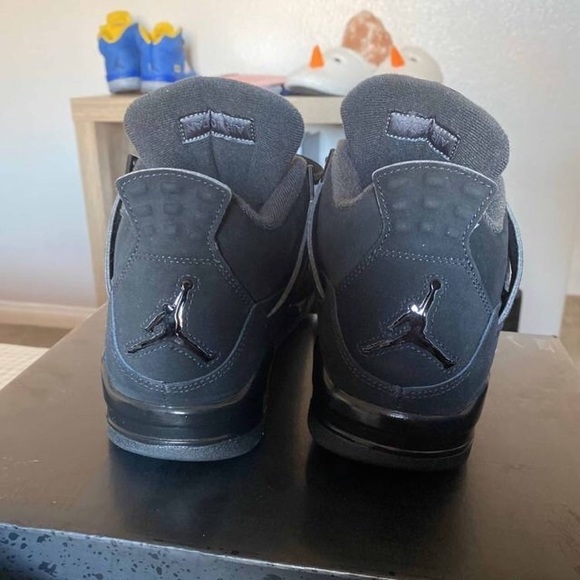Jordan 4s - Picture 2 of 2
